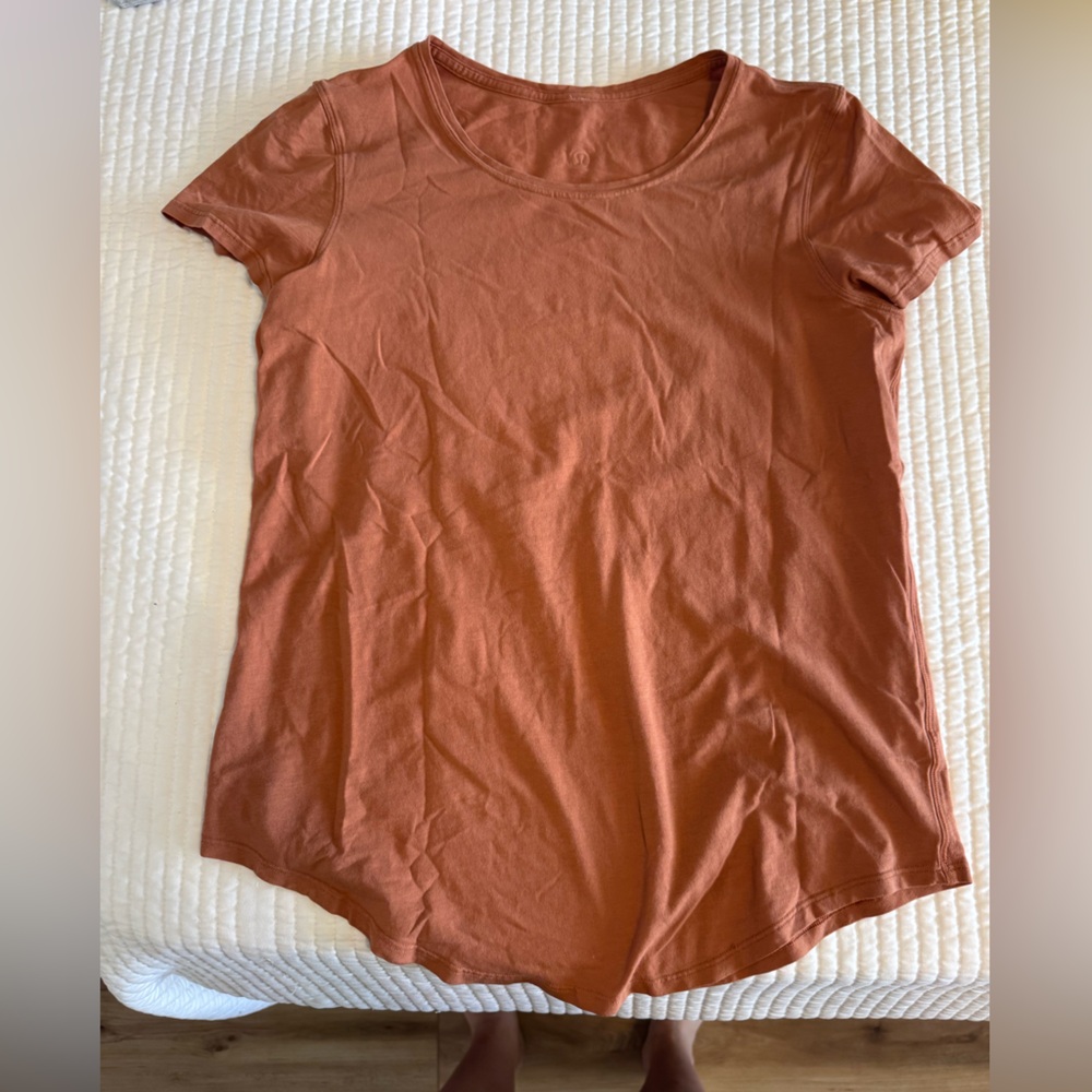 lululemon athletica Rust Short Sleeve Tee